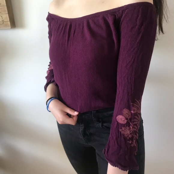 Cropped off shoulder burgundy top - Picture 2 of 4